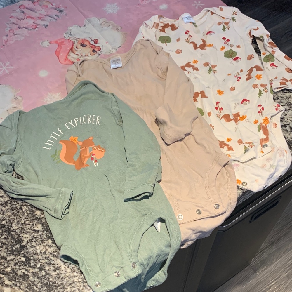 3 UKIDS Baby Onesie 6-9 Months woodland theme